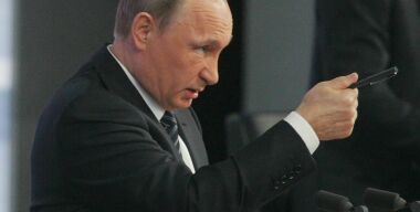 Владимир Путин раздал указания по развитию дорожного строительства