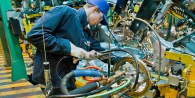 Вопреки слухам АВТОВАЗ продолжает работать без простоев