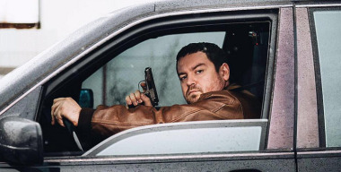 Автоблогер Эрик Давидыч кинул известного бизнесмена на деньги и дорогой кроссовер