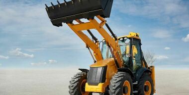 В России создали крутой трансформер из экскаватора-погрузчика