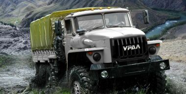 Как санкции продлили жизнь легендарному грузовику «Урал−4320»