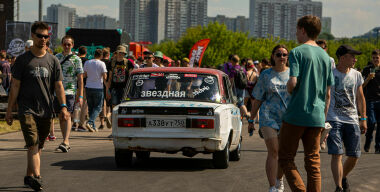 «Все по классике»: в Москве случился лютый замес фанатов «Жигулей»