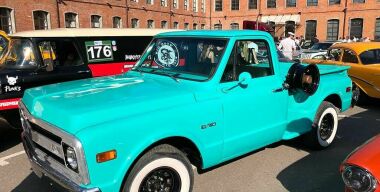 В Россию стали массово завозить американские автомобили в обход санкций