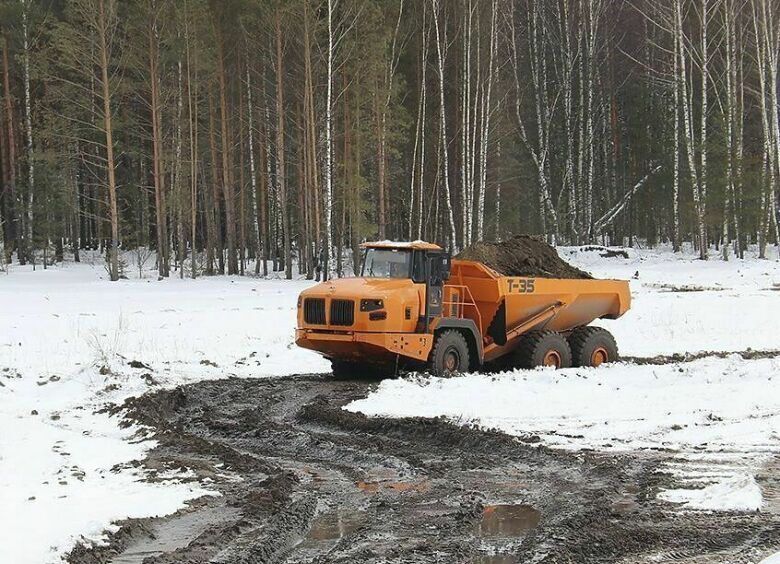 Изображение Вместо Volvo и Caterpillar: в России построили огромный грузовой «капотник»