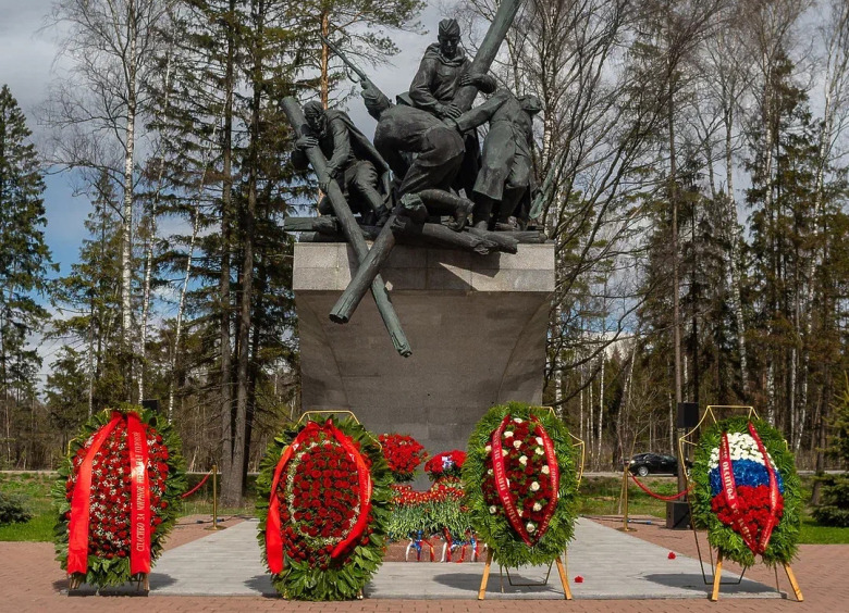 Изображение На трассе М1 «Беларусь» почтили память войнов-дорожников
