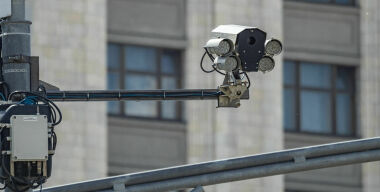 Камеры ГИБДД в 2021 году наказали водителей на рекордную сумму