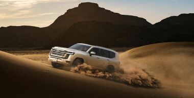 В Россию пачками завозят «дешевые» Toyota Land Cruiser с Ближнего Востока