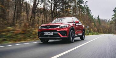 Россияне судорожно расхватывают «премиальные» кроссоверы Geely Tugella