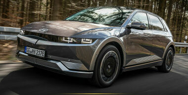 Пока Россия разбирается с Украиной, в США выбрали автомобиль года