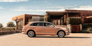По просьбам трудящихся: Bentley выпустила удлиненный кроссовер Bentayga