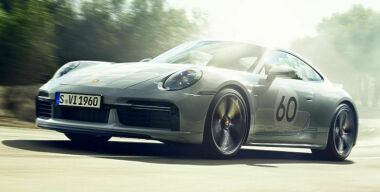 Porsche играет на чувствах, представляя модель 911 Sport Classic