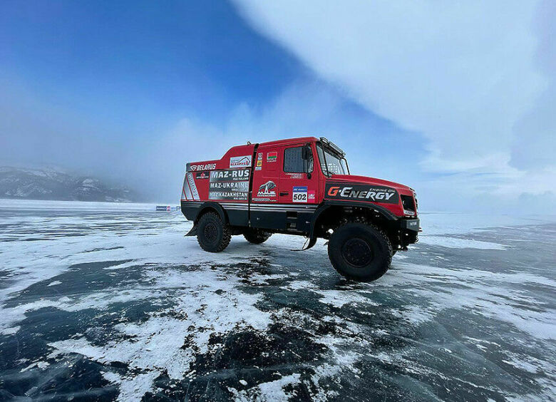 Изображение До какой скорости можно разогнать грузовик МАЗ на голом льду