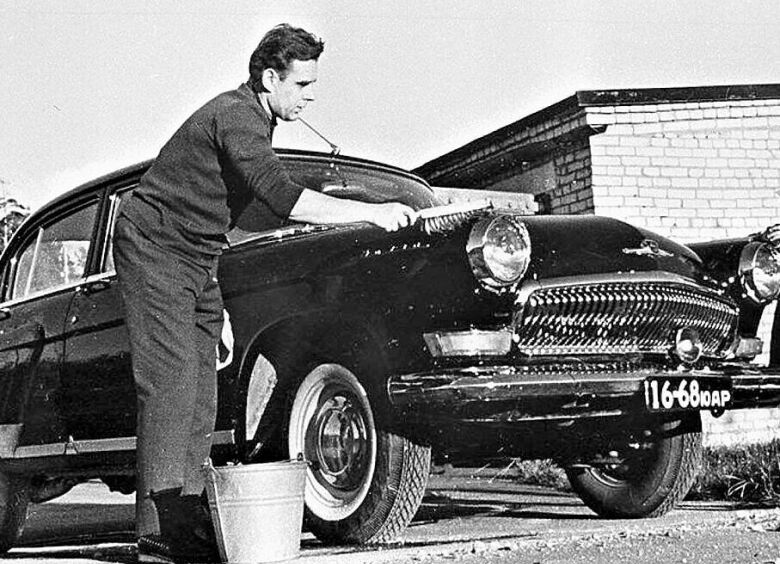 Изображение Как мыли свои машины обеспеченные граждане СССР
