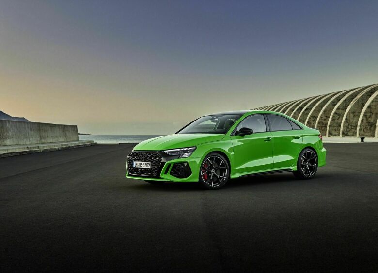 Изображение В Россию привезли новую Audi RS 3 за 6 000 000 рублей