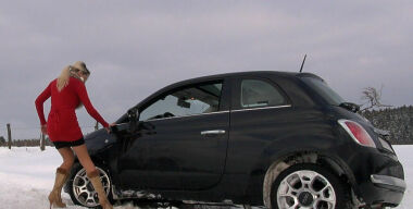 Фото: carstuckgirls