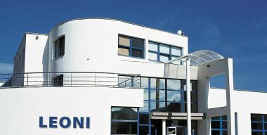 BMW, Skoda и MINI останавливают заводы из-за нехватки украинских комплектующих