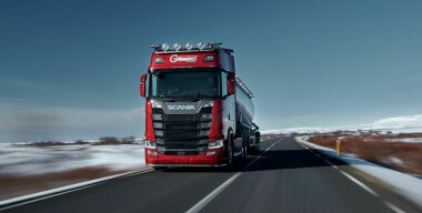 Volvo и Scania останавливают продажи автомобилей в России