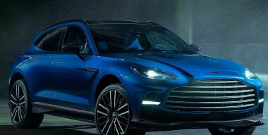 Самый мощный кроссовер Aston Martin DBX707 представлен официально