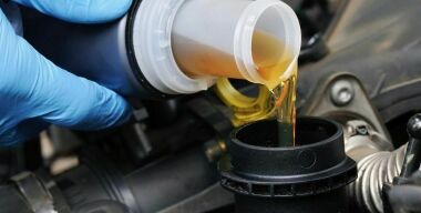 Можно ли ради экономии частично менять масло в двигателе