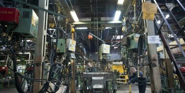 Производители автокомплектующих массово остановили свои российские предприятия