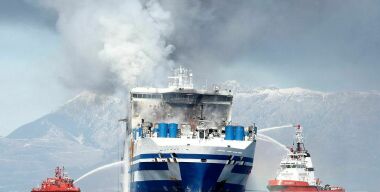 Тысячи Bentley и Lamborghini сгорели из-за аккумуляторов электромобилей