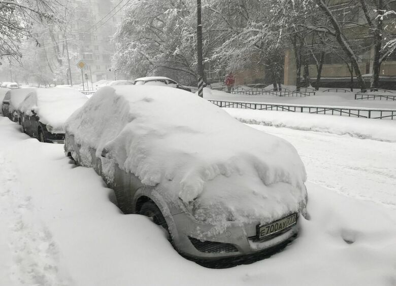 Изображение Нужно ли чистить машину от снега, если она стоит на долгом приколе