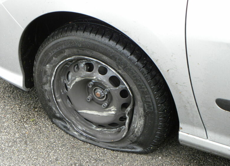 Изображение Почему на новых моделях автомобилей быстро разваливаются шины и диски