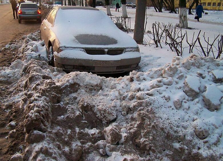 Изображение Как неубранный снег на стоянке может серьезно навредить автомобилю
