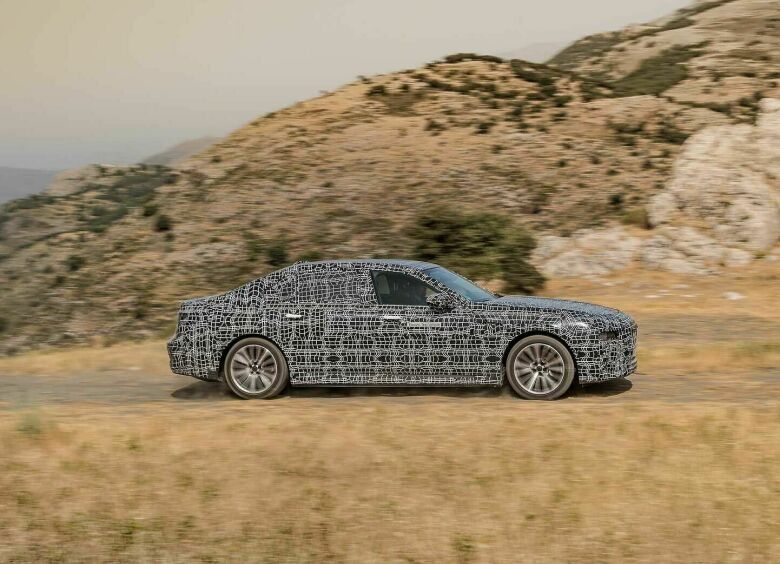 Изображение Неподражаемый BMW i7 представят в 2022 году