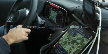 Появились первые фото салона нового Mercedes-Benz GLC