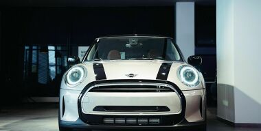 В России стартовали продажи хетчбэка MINI Camden Edition