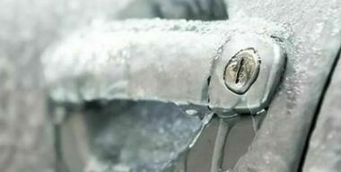 Как автовладельцы своими руками ломают стеклоподъемники и дверные замки