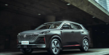 Китайская Changan предложит россиянам аляповатый кроссовер CS55 Plus