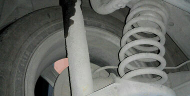 Зачем и как опытные автовладельцы прогревают амортизаторы в мороз