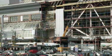 Почему на стоянках супермаркетов часто «глючит» сигнализация в автомобиле