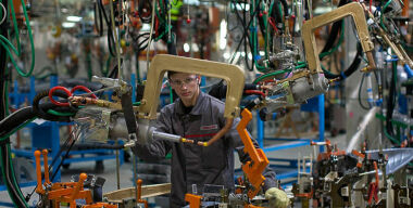 Эксперты: дефицит машин в мире продлится до 2023 года