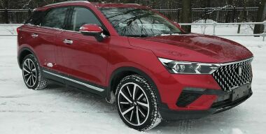 В России стартовали продажи новейшего кроссовера FAW Bestune T77