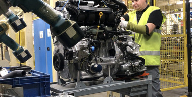 Почему власти страны ослабляют финансовую удавку на шее иностранных автопроизводителей