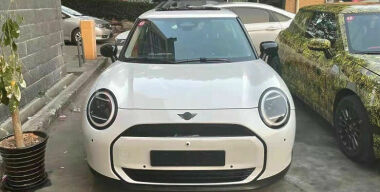 MINI Cooper четвертого поколения рассекретили за год до премьеры