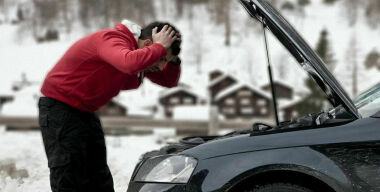 Почему после попадания в яму автомобиль может неожиданно заглохнуть