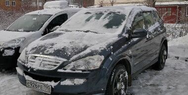 Как быстрее разморозить стекла машины, если не предусмотрен их обогрев