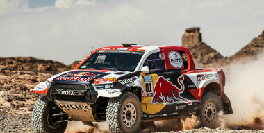 Почему «Дакар-2022» выиграла именно Toyota