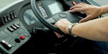 Мужчина угнал автобус с автостанции, так как «спешил» домой