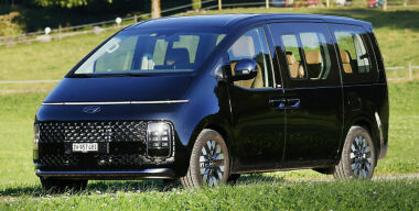 В Россию приехал революционный Hyundai Staria