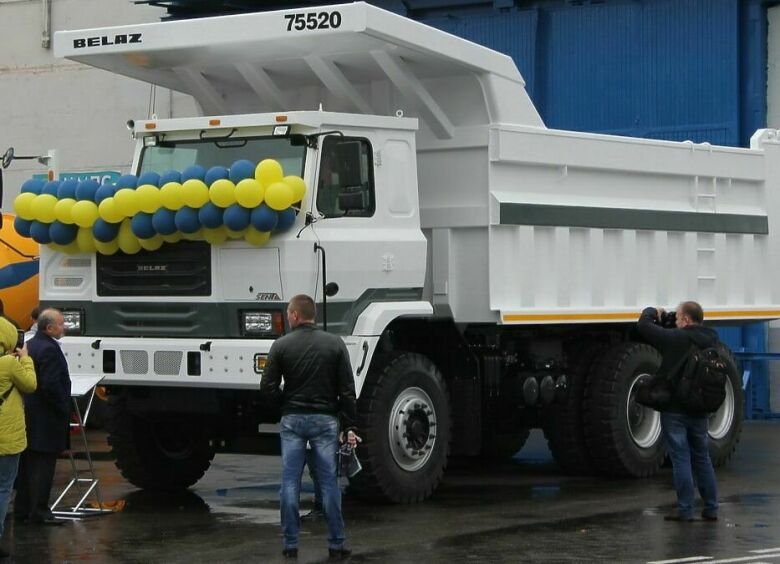 Изображение Чтобы насолить КамАЗу: БелАЗ начнет выпуск необычных китайских грузовиков