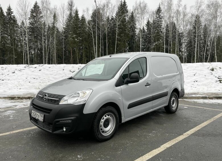 Изображение Трудовой подвиг: видео тест-драйв коммерческого фургона Opel Combo Cargo