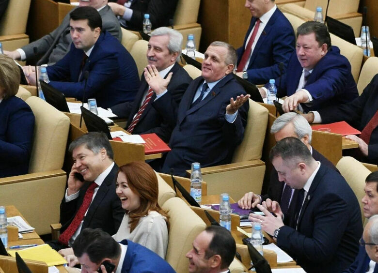 Изображение В Госдуме предложили скрывать должности чиновников, устраивающих резонансные ДТП