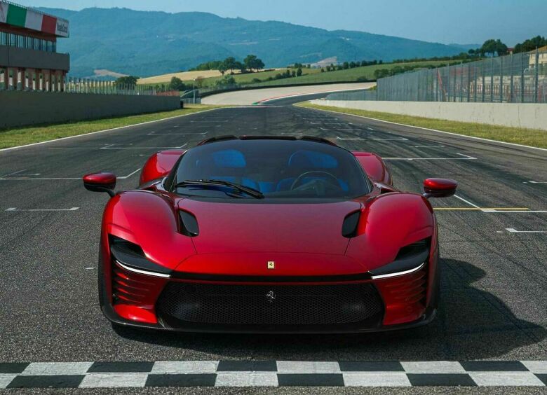 Изображение Ferrari представила новую модель Daytona SP3