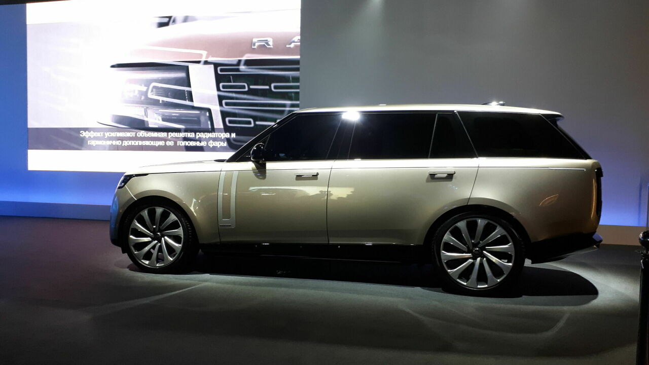 Потрогай меня первым: неожиданный обзор нового поколения Range Rover ...