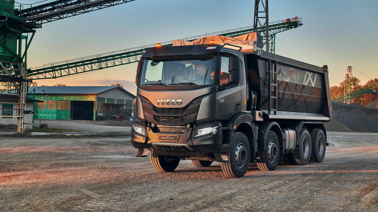 Фура 2025. Iveco t way 2025. ивеко тягач 2025. новый тягач ивеко 2025. грузовик iveco 2025.